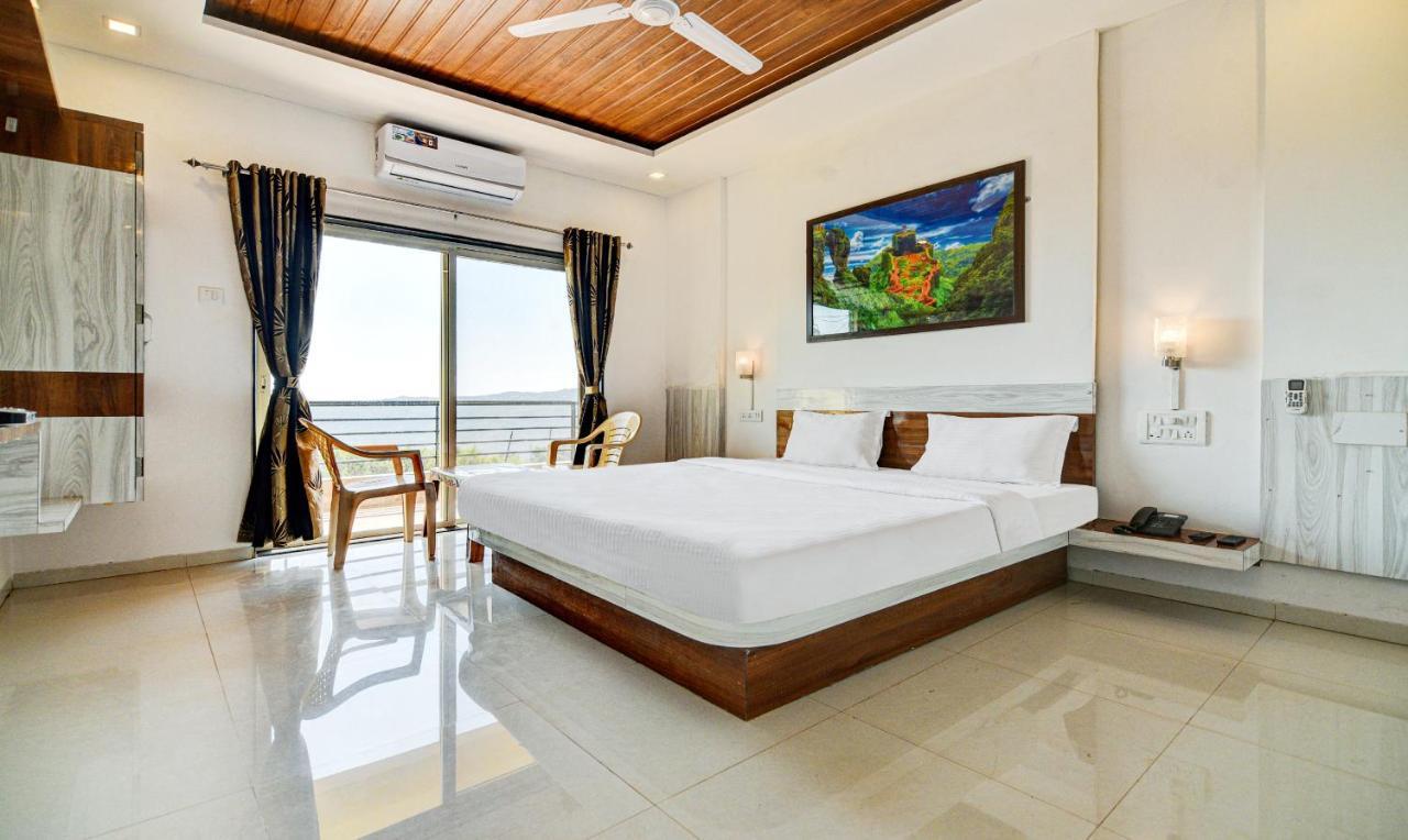 Aditya Hill View Inn ماهاباليشوار المظهر الخارجي الصورة