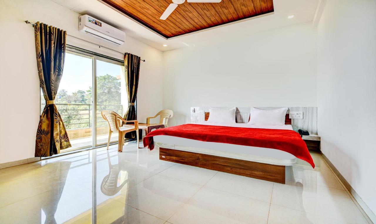 Aditya Hill View Inn ماهاباليشوار المظهر الخارجي الصورة